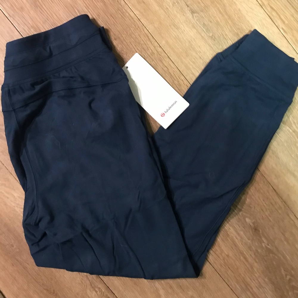 Lululemon ready to rule jogger NWT